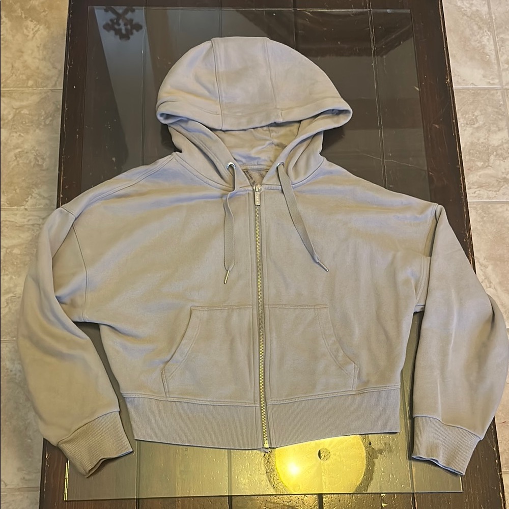 Light Gray/beige Cropped Calvin Klein performance Hoodie! 🤍✨
